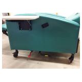 MSRP $3500 WINCO Extra-Wide Clinical Care Recliner Resident Patient Recovery Geri Chair - WOW HEAT & MASSAGE! Dual Swingaway Arms (Easy Wheelchair Access For Patients) 500lb Capacity Flip Up Trays
