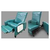 MSRP $3500 WINCO Extra-Wide Clinical Care Recliner Resident Patient Recovery Geri Chair - WOW HEAT & MASSAGE! Dual Swingaway Arms (Easy Wheelchair Access For Patients) 500lb Capacity Flip Up Trays