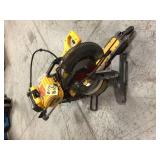 Dewalt FLEXVOLT 120-Volt MAX Cordless Brushless 12 in. Miter Saw with AC Adapter missing parts see pictures