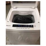 Magic Chef  2.0 cu. ft. Compact Portable Top Load Washer in White not used