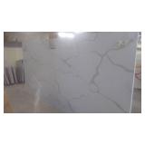 (1) Slab Quartz Calcutta Classique,...