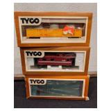 9 New Tyco HO Scale Train Cars