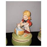 4 Rotating Musical Figurines