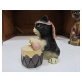 Nativity Set w/Cats