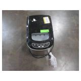 Magic Chef 27 lb. Portable Countertop Ice Maker (scratch & dent, Not Tested) Model MCIM22ST