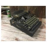 Antique Royal Typewriter