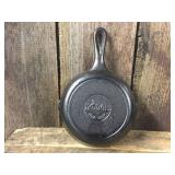 Cast Iron Lodge 3SK Small Skillet