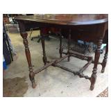 Vintage Mahogany Wooden Gate Leg Drop Leaf Table