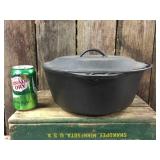 Vintage Lodge Cast Iron #10 DO Dutch Oven