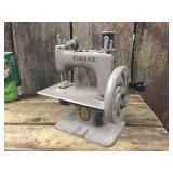 Vintage Singer Sewhandy Toy/Childs Sewing Machine