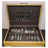 Wm A Rogers Oneida Ltd Stainless Steel Silverware Set in Case
