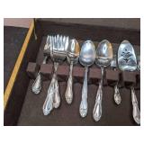 Wm A Rogers Oneida Ltd Stainless Steel Silverware Set in Case