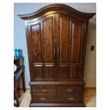 Stunning Ethan Allen Large Wardrobe Armoire with Drawers