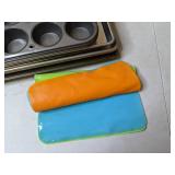 Assorted Baking Lot - Muffin Tin, Sheet Pans, Plastic Cutting Board, Silicone Mats, Pizza Pan