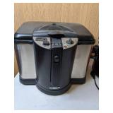 Kitchen Appliances: Deep Fryer and Crockpot