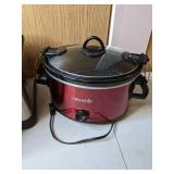 Kitchen Appliances: Deep Fryer and Crockpot
