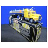2 HIGHLY COLLECTABLE MATCHBOX PREMIERE COLLECTION RIGS SERIES 1