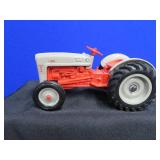 VINTAGE ERTL FORD TRACTOR MODEL 640