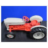 VINTAGE ERTL FORD TRACTOR MODEL 640
