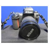 8 PIECE  NIKON DOUBLE CAMERA SET / ALUMINUM CASE