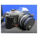 8 PIECE  NIKON DOUBLE CAMERA SET / ALUMINUM CASE