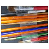 LARGE ASSORTMENT OF ARTIST BRUSHES