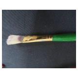 LARGE ASSORTMENT OF ARTIST BRUSHES