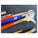 LARGE ASSORTMENT OF ARTIST BRUSHES