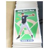 DEREK JETER ROOKIE CARD / BASEBALL CARDS