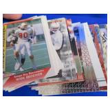 2 BOXES OF MIXED BASEBALL CARDS.
