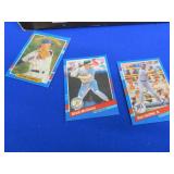 LARGE BOX OF MIXED YEAR BASEBALL CARDS.