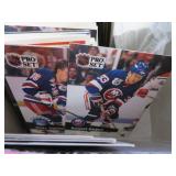 BOX VINTAGE HOCKEY CARDS