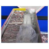 BOX VINTAGE HOCKEY CARDS