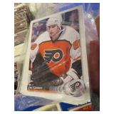 BOX VINTAGE HOCKEY CARDS