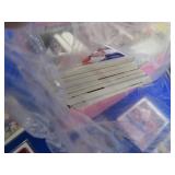 BOX VINTAGE HOCKEY CARDS