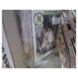 BOX VINTAGE HOCKEY CARDS
