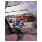 BOX VINTAGE HOCKEY CARDS