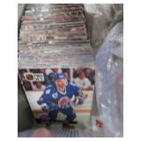 BOX VINTAGE HOCKEY CARDS