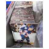 BOX VINTAGE HOCKEY CARDS
