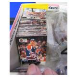 BOX VINTAGE HOCKEY CARDS