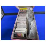 BOX VINTAGE HOCKEY CARDS
