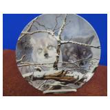 8 NUMBERED COLLECTOR PLATES IN SEPARATE DRAWERED CASE.