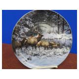 8 NUMBERED COLLECTOR PLATES IN SEPARATE DRAWERED CASE.