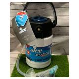 New Half Gallon Hot Cold Pump Container $48 Retail