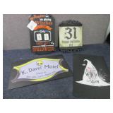 4 Halloween Wall Décor Items...