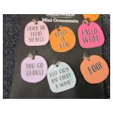 7 pks Celebrate Mini Halloween Orna...
