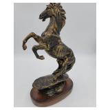 HORSE STATUE ON WOODEN BASE