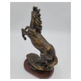 HORSE STATUE ON WOODEN BASE