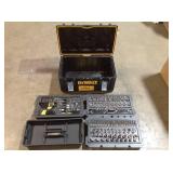 Dewalt 226 pc. mechanics tools set with Carryng case see pictures