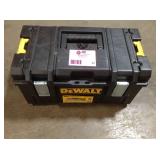Dewalt 226 pc. mechanics tools set with Carryng case see pictures